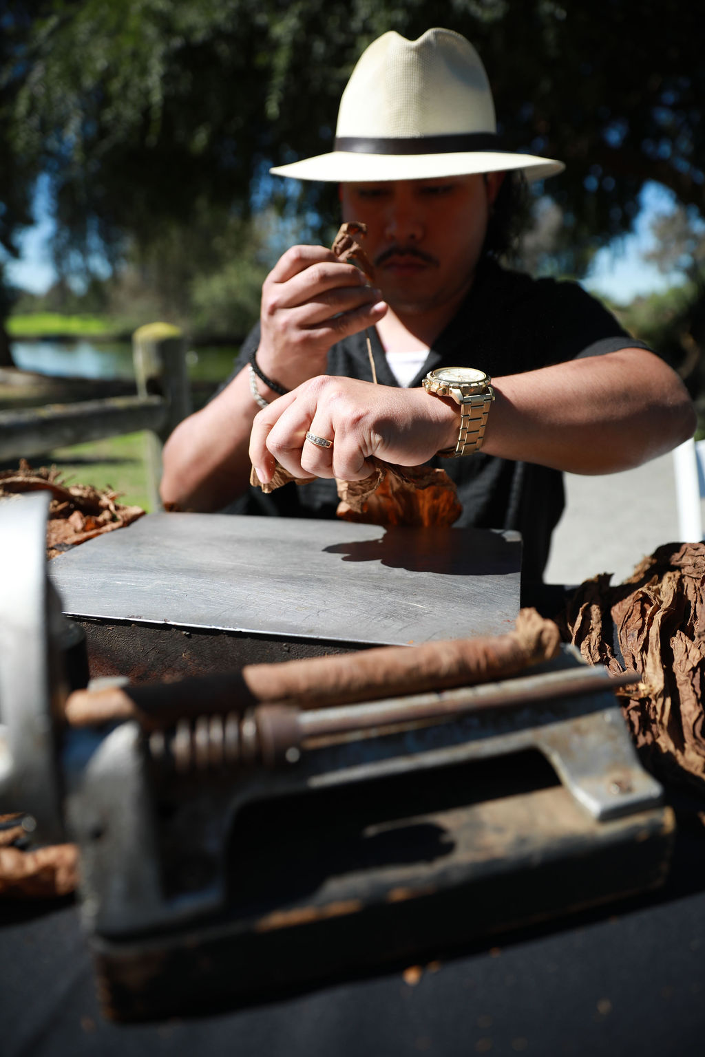 Cigar Roller Station